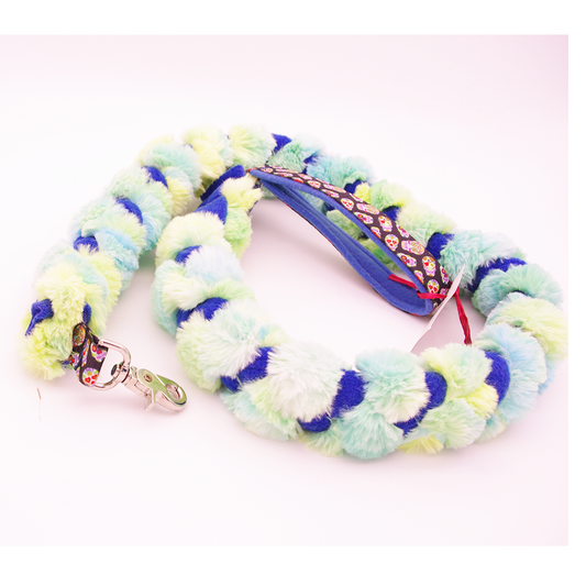 Blue Sugar Skulls Tug Leash with Scissor Snap